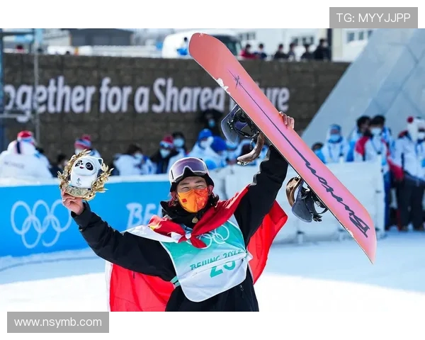 北京攀岩队在极限运动会中以81分稳居积分榜首位