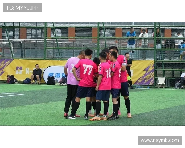 杭州足球队中路突破战术解析与比赛表现评析 杭州足球队中路突破战术解析与比赛表现评析