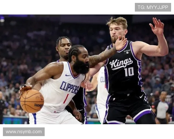 季前赛精彩对决快船与湖人展开激烈角逐期待新赛季的精彩表现