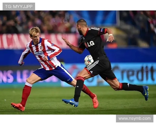 热刺与利物浦激战正酣当前比分揭晓引发球迷热议 热刺与利物浦激战正酣当前比分揭晓引发球迷热议