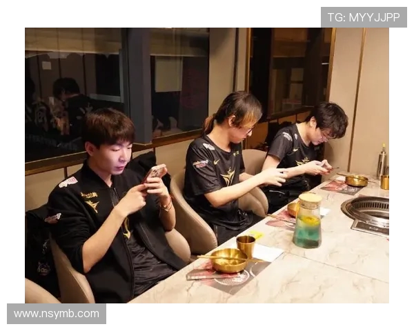 V5战队团队协作解析与策略探讨助力英雄联盟赛场表现 V5战队团队协作解析与策略探讨助力英雄联盟赛场表现